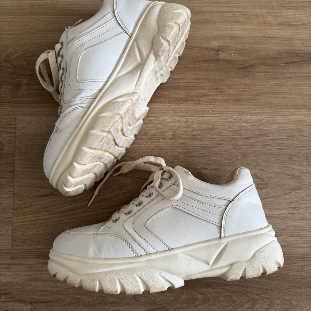 Chunky 90s style platform white sneakers